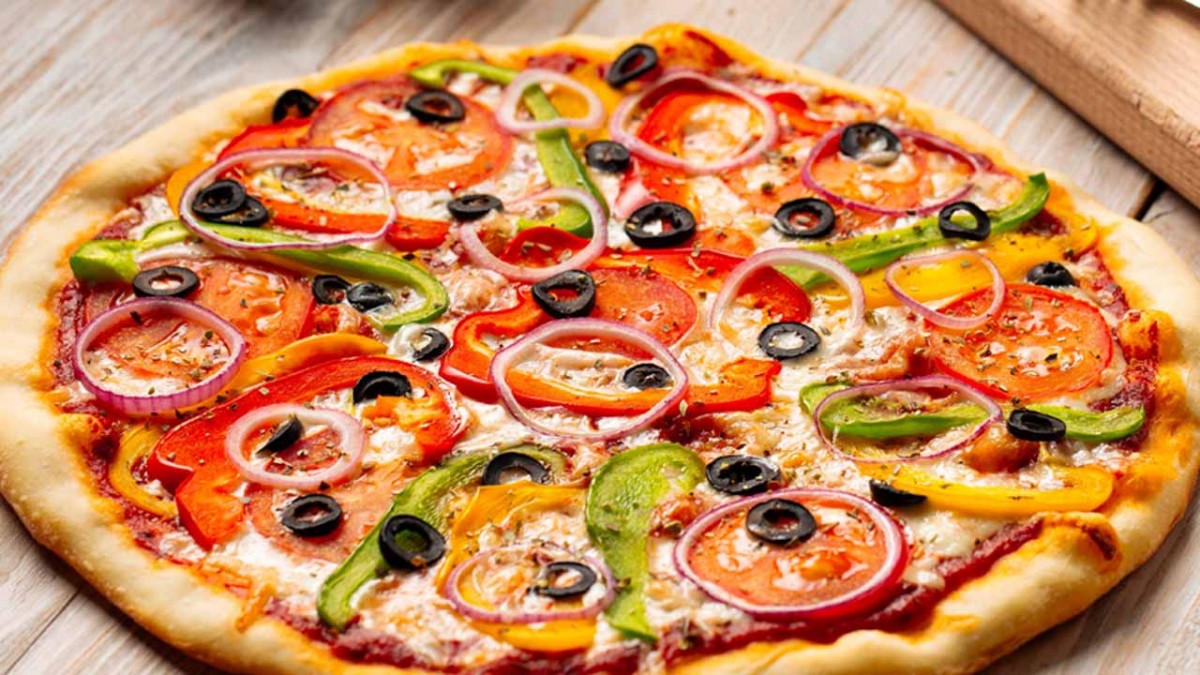 Evde Kolay Pizza Tarifi: Damak Çatlatan Lezzet Deneyimi Evde Kolay Pizza Tarifi: Damak Çatlatan Lezzet Deneyimi